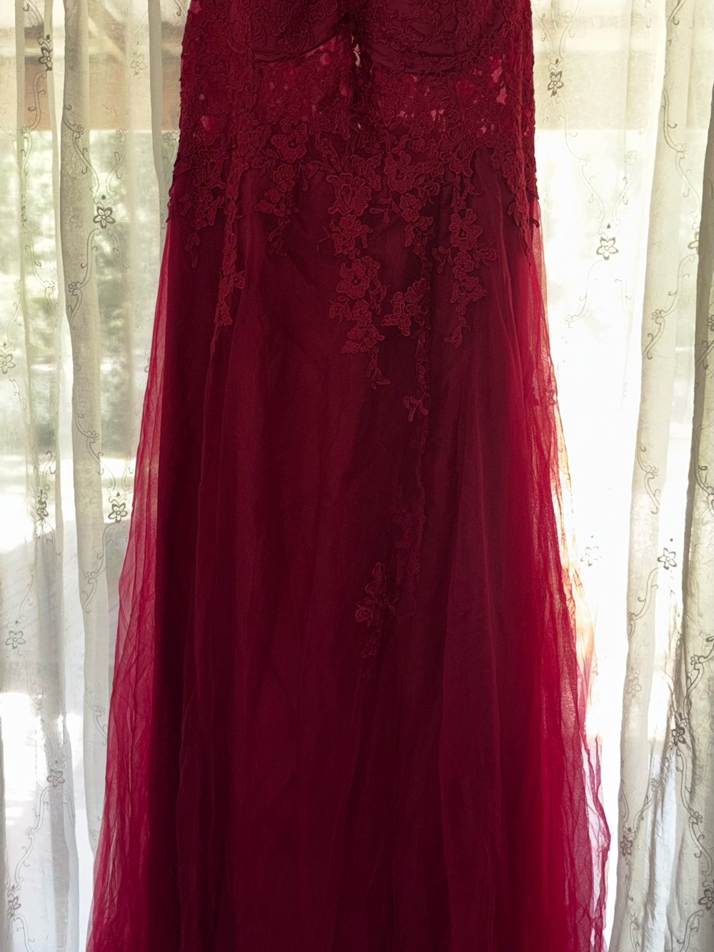 Women's Burgundy Lace Maxi Dress with Tulle Skirt